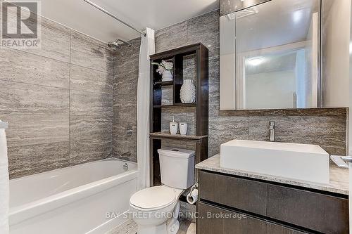 1206 - 15 Iceboat Terrace, Toronto, ON - Indoor Photo Showing Bathroom