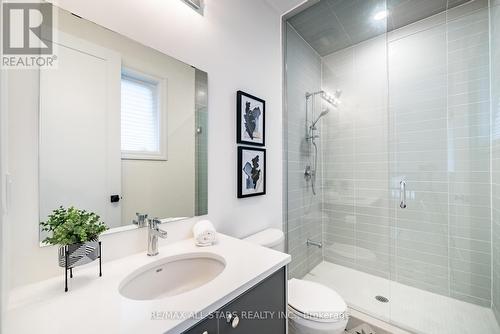 10 Carlinds Crescent, Whitchurch-Stouffville, ON - Indoor Photo Showing Bathroom