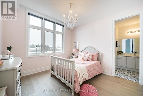 10 Carlinds Crescent, Whitchurch-Stouffville, ON - Indoor Photo Showing Bedroom