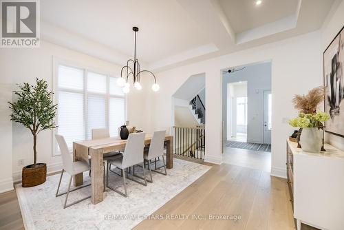 10 Carlinds Crescent, Whitchurch-Stouffville, ON - Indoor Photo Showing Dining Room