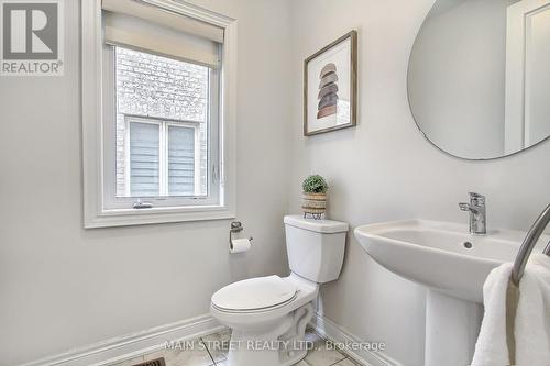 10 Mondial Crescent, East Gwillimbury, ON - Indoor Photo Showing Bathroom
