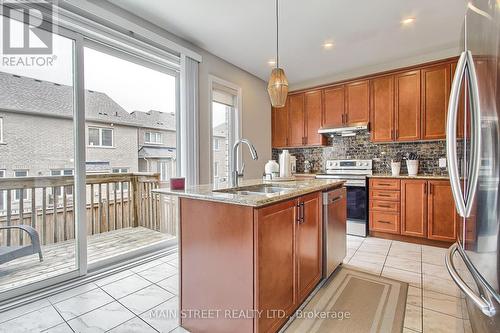 10 Mondial Crescent, East Gwillimbury, ON - Indoor Photo Showing Kitchen With Double Sink
