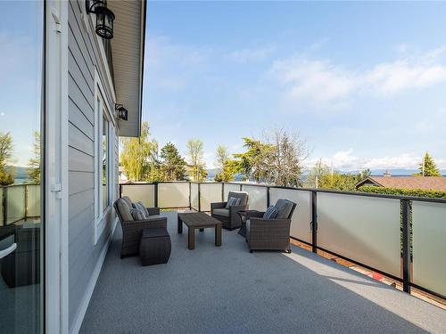 318 Wisteria St, Parksville, BC - Outdoor With Exterior