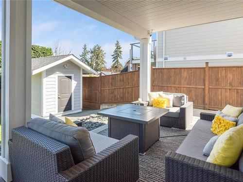 318 Wisteria St, Parksville, BC - Outdoor With Deck Patio Veranda With Exterior