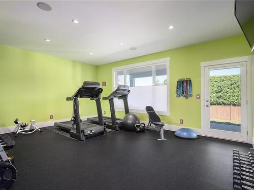 318 Wisteria St, Parksville, BC - Indoor Photo Showing Gym Room