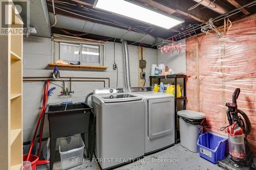 1281 Wilton Ave, London, ON - Indoor Photo Showing Laundry Room