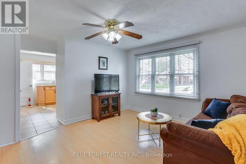 1281 Wilton Ave, London, ON - Indoor Photo Showing Living Room