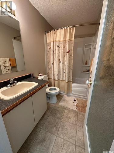 6 40 18Th Street W, Prince Albert, SK - Indoor Photo Showing Bathroom