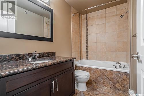 405 227 Pinehouse Drive, Saskatoon, SK - Indoor Photo Showing Bathroom