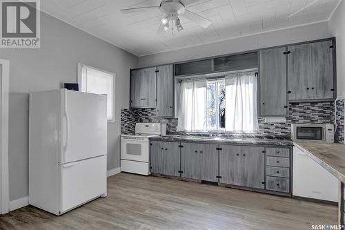 133 Solberg Street, Milestone, SK - Indoor Photo Showing Kitchen With Double Sink