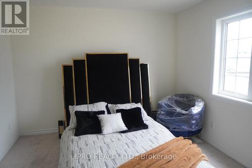 1113 Skyridge Boulevard, Pickering, ON - Indoor Photo Showing Bedroom