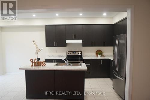 1113 Skyridge Boulevard, Pickering, ON - Indoor Photo Showing Kitchen With Double Sink