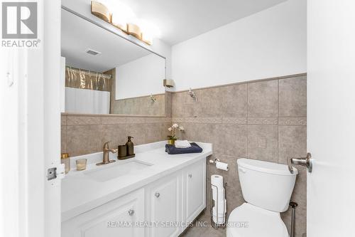 1107 - 200 Robert Speck Parkway, Mississauga, ON - Indoor Photo Showing Bathroom