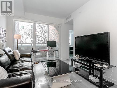 214 - 1787 St Clair Avenue W, Toronto, ON - Indoor Photo Showing Living Room