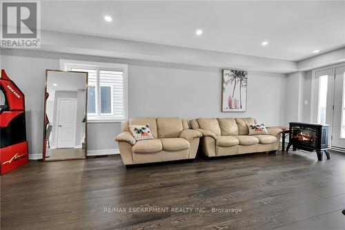 210 Queen Street S, Norfolk, ON - Indoor Photo Showing Living Room