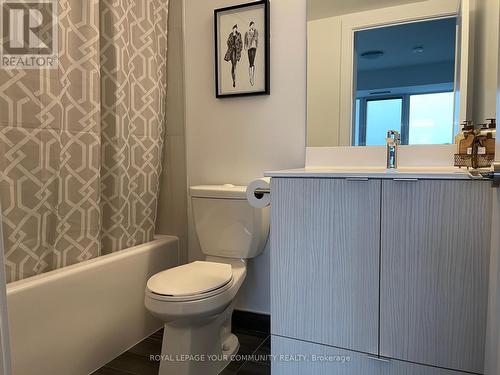 #908 -225 Village Green Sq, Toronto, ON - Indoor Photo Showing Bathroom