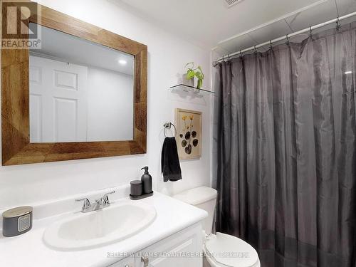 Lph13 - 39 Oneida Crescent, Richmond Hill, ON - Indoor Photo Showing Bathroom