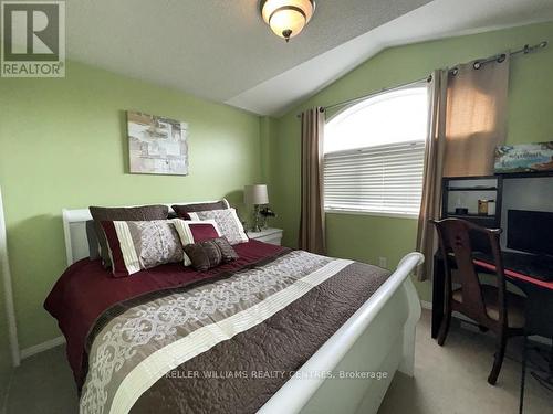 1247 Gina Street, Innisfil, ON - Indoor Photo Showing Bedroom