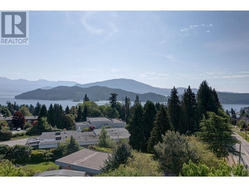 771 Gibsons Way, Gibsons, BC 