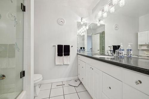 191 Napoli Court, Hamilton, ON - Indoor Photo Showing Bathroom