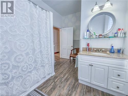 Second Floor 3 Bedroom - 900 2Nd Avenue W, Owen Sound, ON - Indoor Photo Showing Bathroom