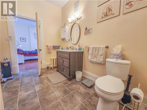 Main Floor 2 Bedroom - 900 2Nd Avenue W, Owen Sound, ON - Indoor Photo Showing Bathroom