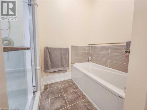 Main Floor 2 Bedroom - 900 2Nd Avenue W, Owen Sound, ON - Indoor Photo Showing Bathroom