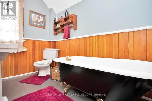 145 Price Street, London, ON - Indoor Photo Showing Bathroom