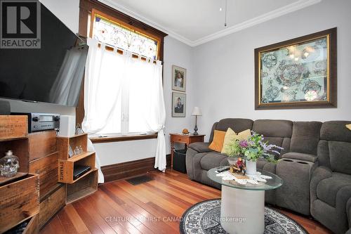 145 Price Street, London, ON - Indoor Photo Showing Living Room