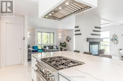 16 Valleycrest Drive, Oro-Medonte, ON - Indoor Photo Showing Kitchen