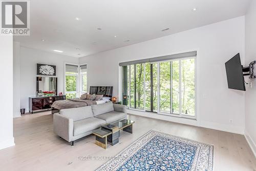 16 Valleycrest Drive, Oro-Medonte, ON - Indoor Photo Showing Living Room