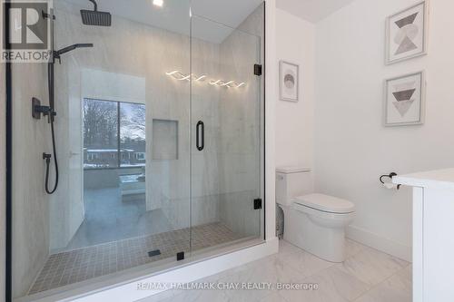 20 Castle Drive, Barrie, ON - Indoor Photo Showing Bathroom