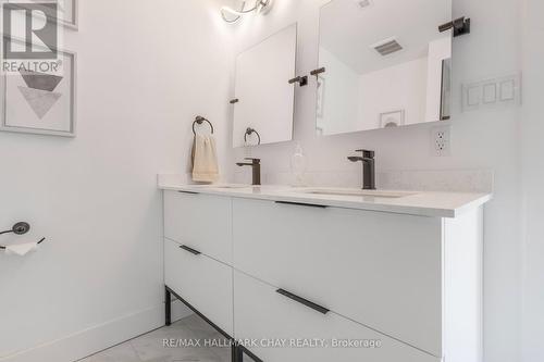 20 Castle Drive, Barrie, ON - Indoor Photo Showing Bathroom
