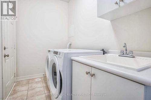 490 Silver Maple Road, Oakville, ON - Indoor Photo Showing Laundry Room
