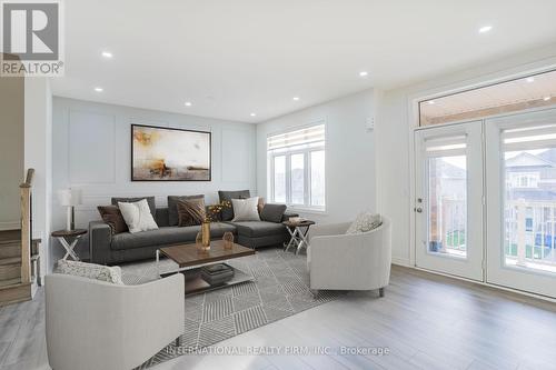 490 Silver Maple Road, Oakville, ON - Indoor Photo Showing Living Room