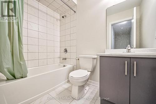 7 Genoa Drive, Hamilton, ON - Indoor Photo Showing Bathroom