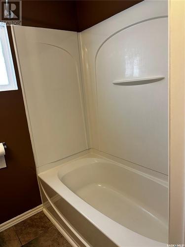 505 2Nd Avenue E, Lampman, SK - Indoor Photo Showing Bathroom