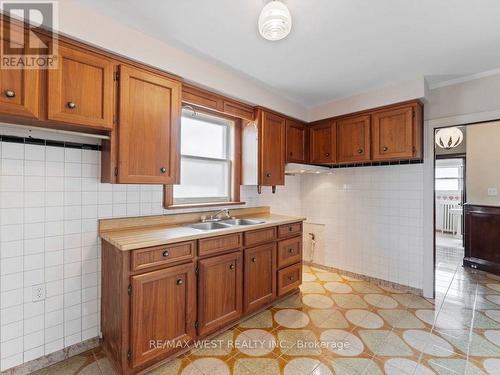 12 Dewson Street, Toronto (Palmerston-Little Italy), ON - Indoor Photo Showing Kitchen With Double Sink