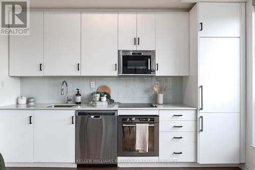 1106 - 460 Adelaide Street E, Toronto, ON - Indoor Photo Showing Kitchen