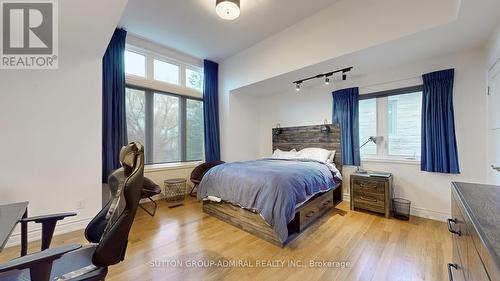 8 Mead Court, Toronto, ON - Indoor Photo Showing Bedroom