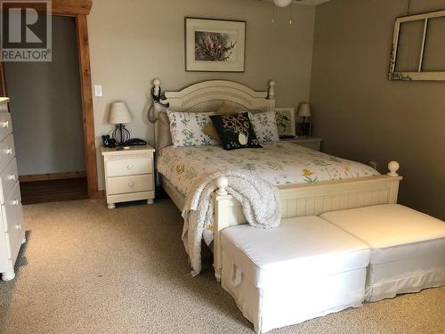 6853 Squilax - Anglemont Road Lot# 1, Magna Bay, BC - Indoor Photo Showing Bedroom