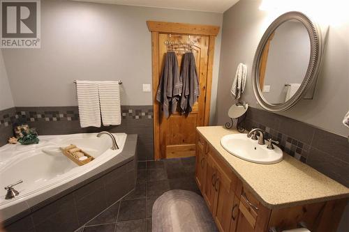 6853 Squilax - Anglemont Road Lot# 1, Magna Bay, BC - Indoor Photo Showing Bathroom