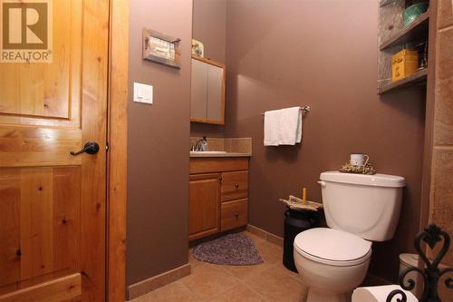 6853 Squilax - Anglemont Road Lot# 1, Magna Bay, BC - Indoor Photo Showing Bathroom