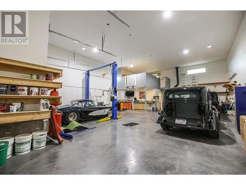 7801 97 Highway, Oliver, BC - Indoor Photo Showing Garage