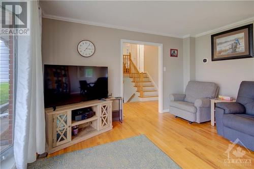 26 Bell Avenue, Smiths Falls, ON - Indoor Photo Showing Living Room