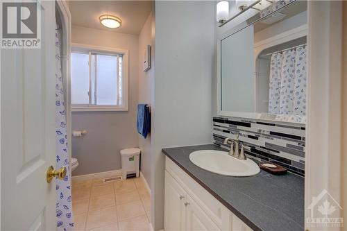 26 Bell Avenue, Smiths Falls, ON - Indoor Photo Showing Bathroom
