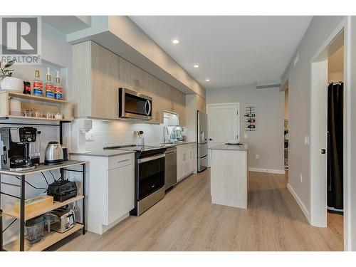 685 Boynton Place Unit# 52, Kelowna, BC - Indoor Photo Showing Kitchen