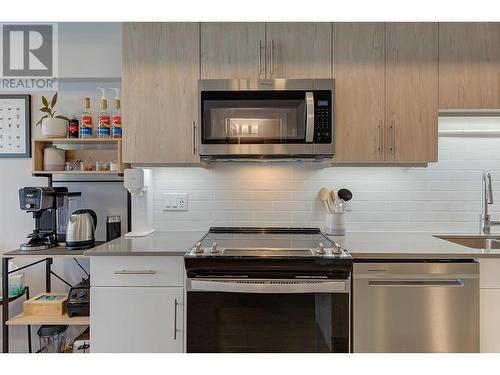 685 Boynton Place Unit# 52, Kelowna, BC - Indoor Photo Showing Kitchen