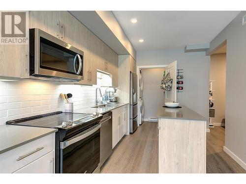 685 Boynton Place Unit# 52, Kelowna, BC - Indoor Photo Showing Kitchen With Stainless Steel Kitchen With Upgraded Kitchen