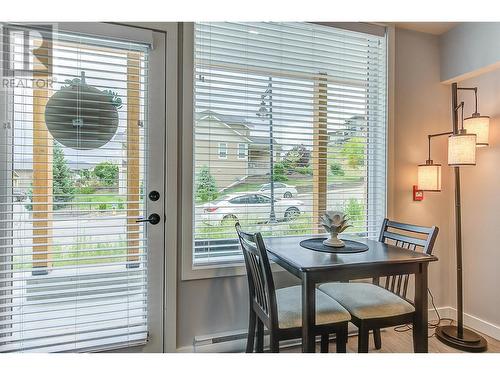 685 Boynton Place Unit# 52, Kelowna, BC - Indoor Photo Showing Dining Room